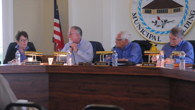 The Bethany Beach Town Council held a workshop to discuss the restrictions on the use of umbrellas, tents and other fixtures on the beach.